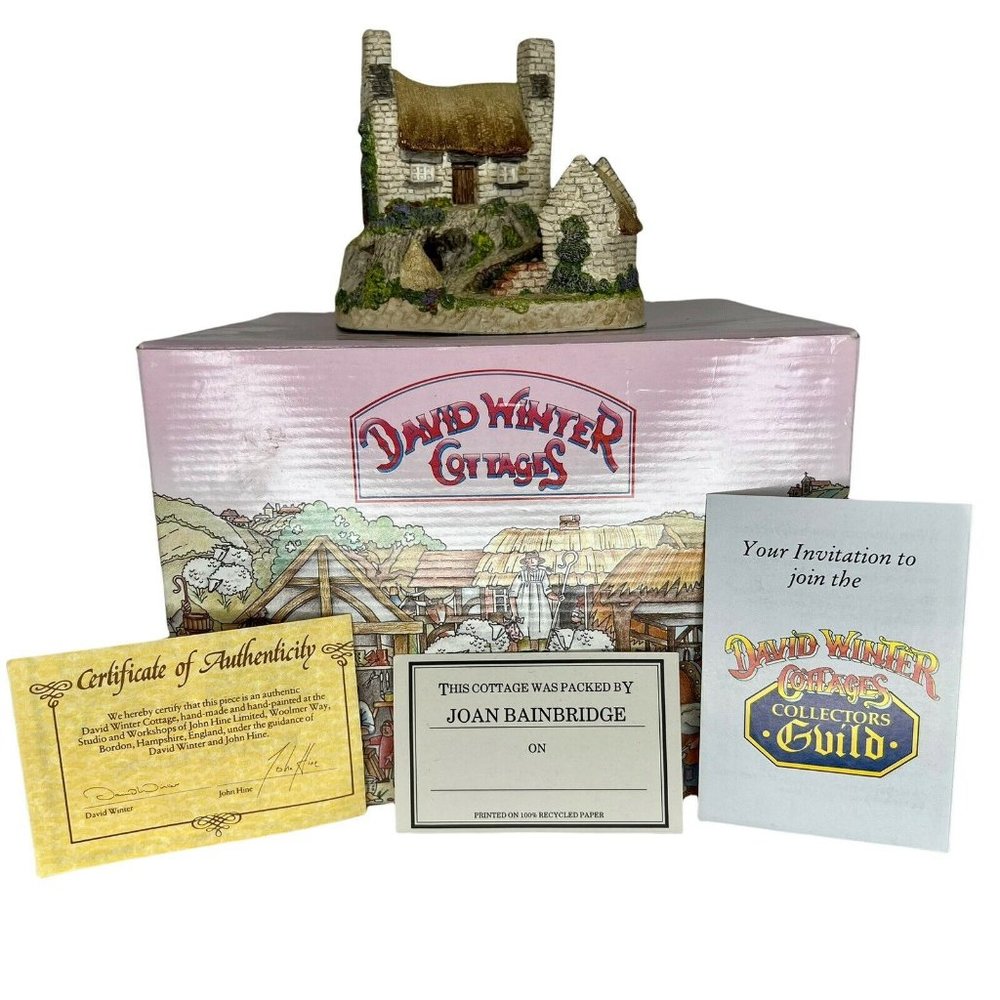David Winter Secret Shebeen Cottage Irish Collection Retired Hand-Painted 1991